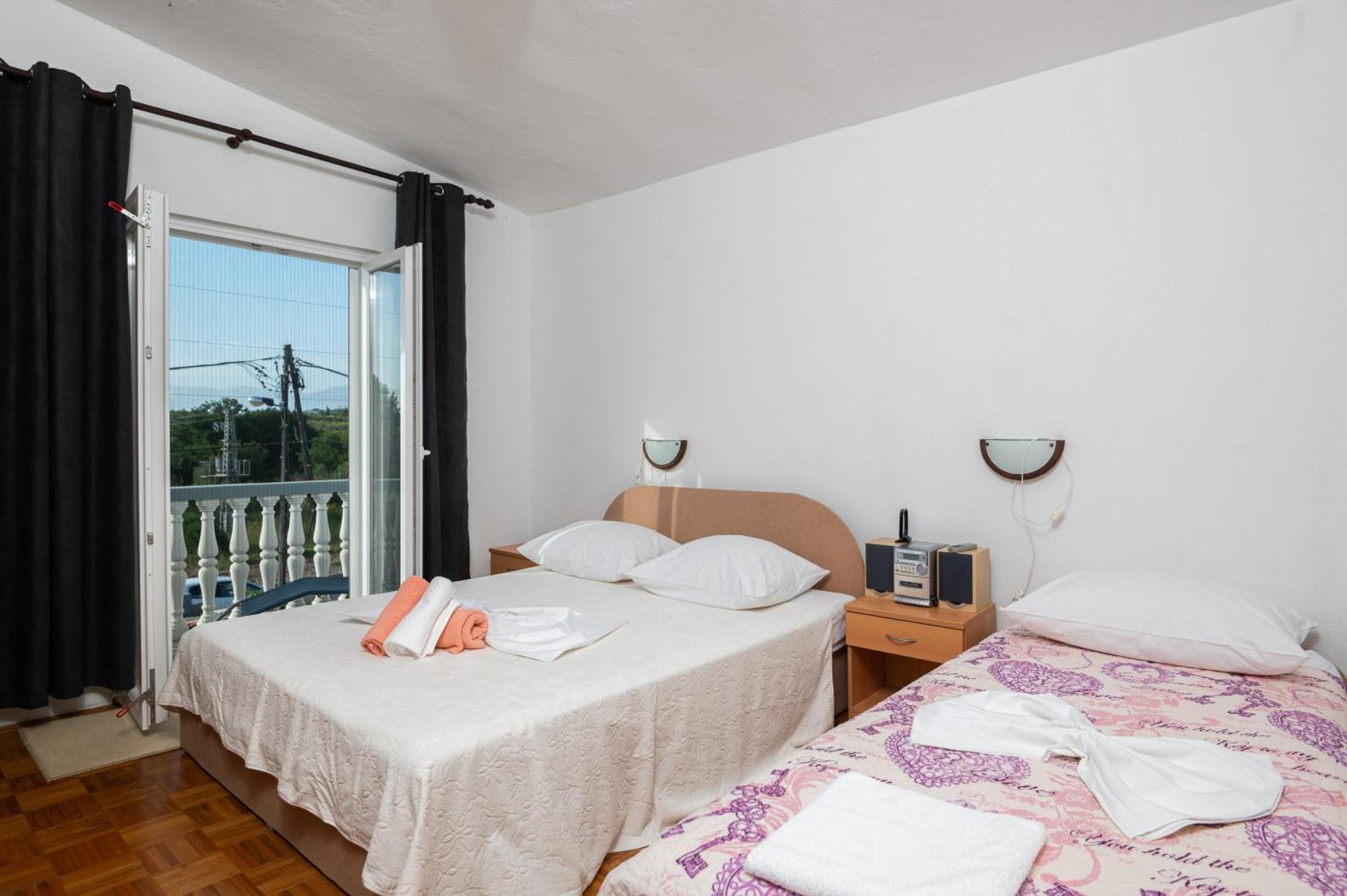 Marina'S Apartments Ražanac Cameră foto
