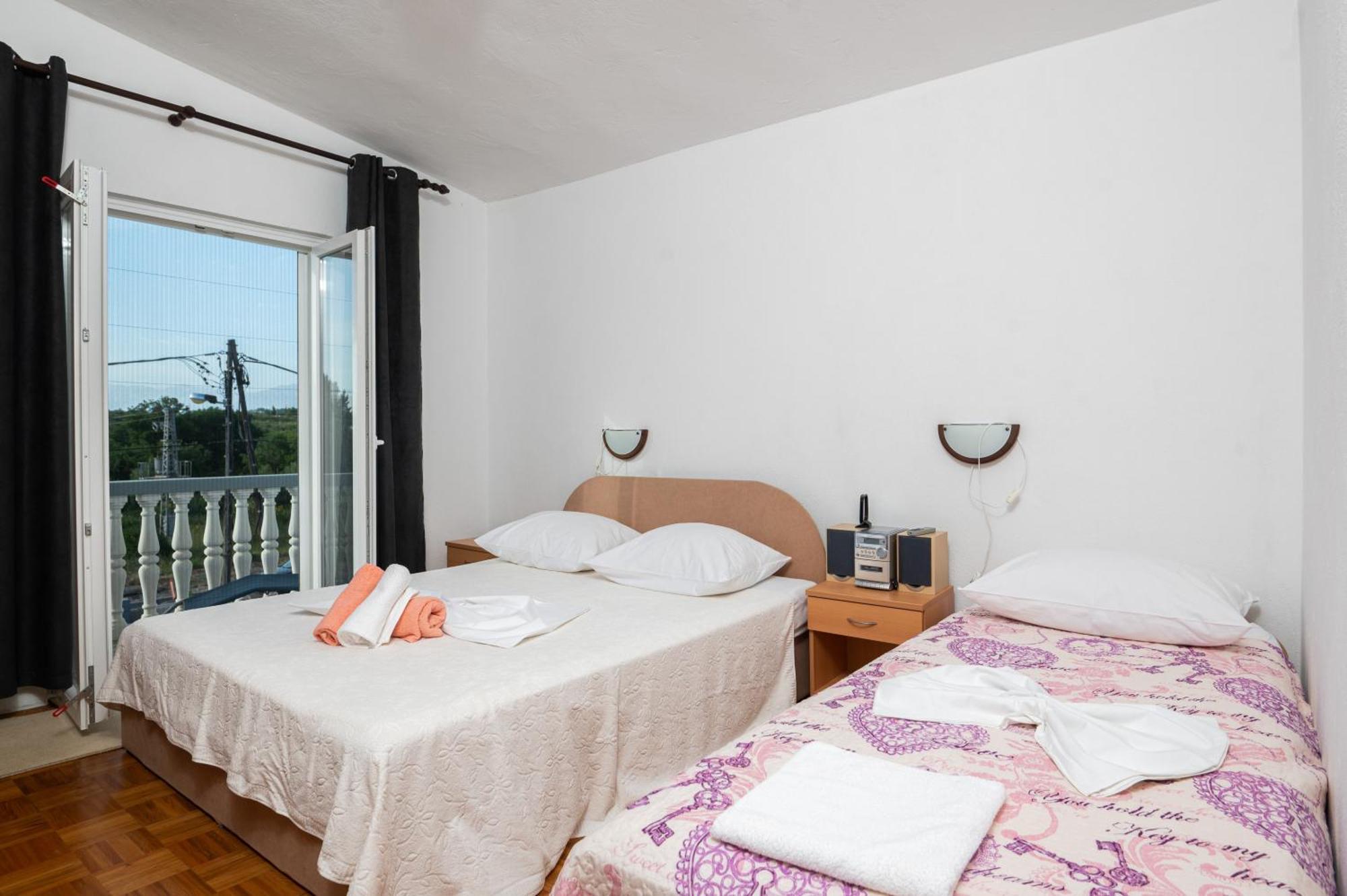 Marina'S Apartments Ražanac Cameră foto
